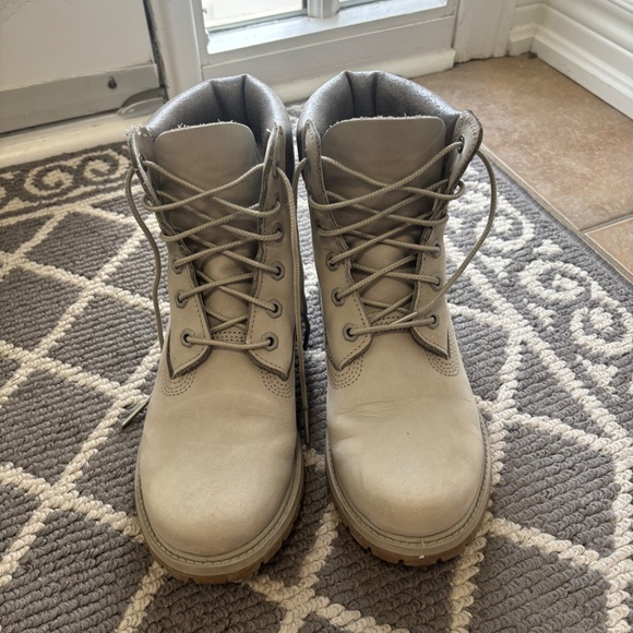 Women’s Grey Timberland Boots - Picture 3 of 7
